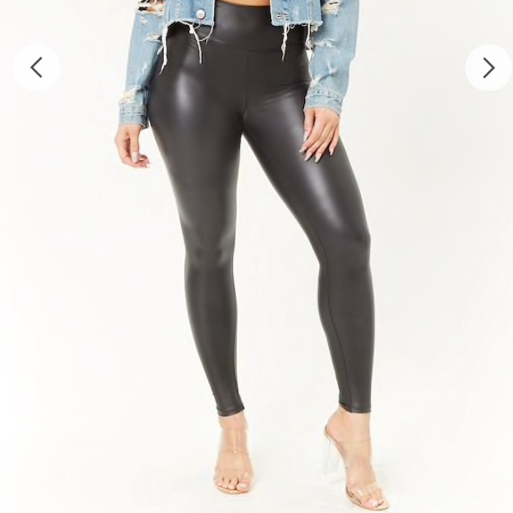Leather pants 👖